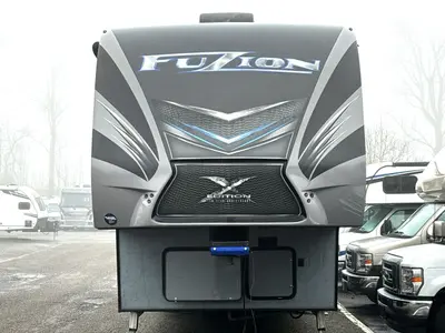 2017 Keystone Fuzion photo 4