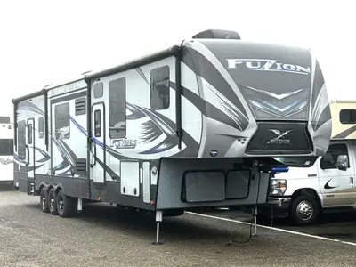 2017 Keystone Fuzion photo 3