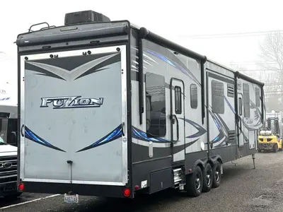 2017 Keystone Fuzion photo 6