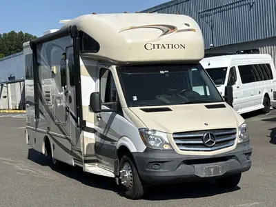 2015 Thor Motor Coach Citation photo 3