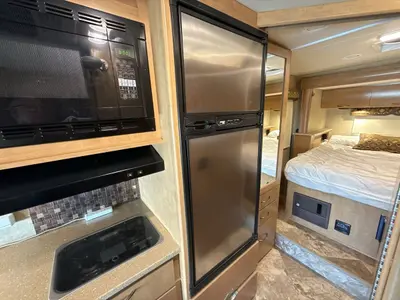 2015 Thor Motor Coach Citation photo 31