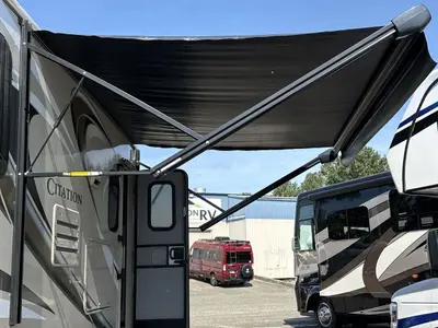 2015 Thor Motor Coach Citation photo 17