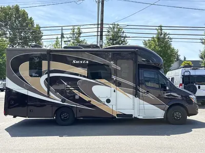 2017 Thor Motor Coach Siesta photo 10
