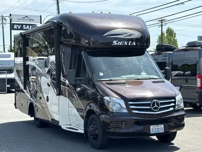 2017 Thor Motor Coach Siesta photo 3