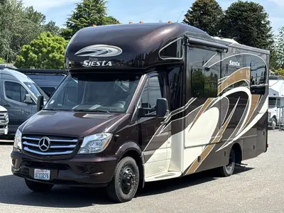 2017 Thor Motor Coach Siesta photo 5
