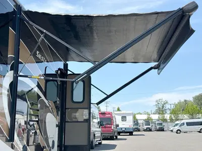 2017 Thor Motor Coach Siesta photo 18