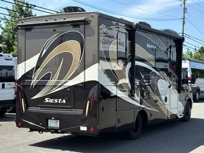 2017 Thor Motor Coach Siesta photo 9