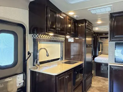 2017 Thor Motor Coach Siesta photo 30