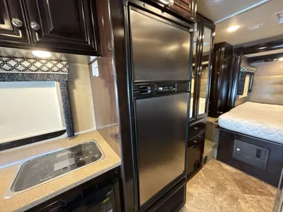 2017 Thor Motor Coach Siesta photo 32