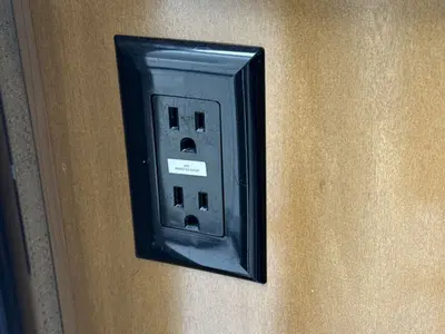 2017 Thor Motor Coach Quantum photo 11