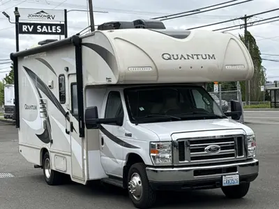 2017 Thor Motor Coach Quantum photo 3