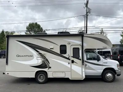 2017 Thor Motor Coach Quantum photo 10