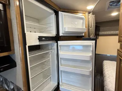 2017 Thor Motor Coach Quantum photo 29