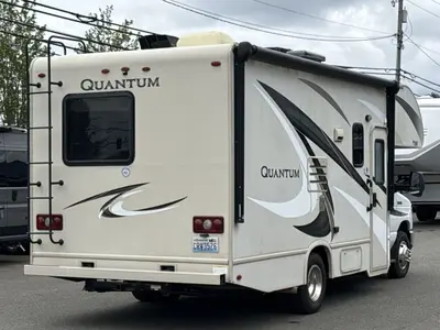 2017 Thor Motor Coach Quantum photo 9