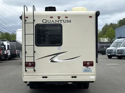 2017 Thor Motor Coach Quantum photo 8