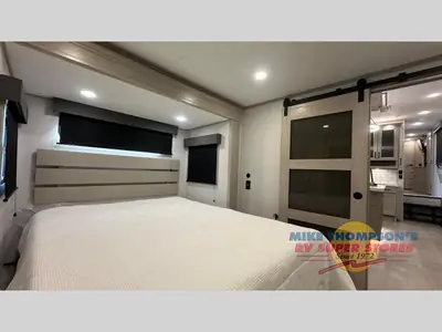 2025 Grand Design Solitude photo 18