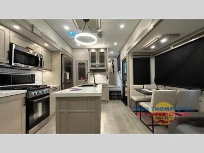 2025 Grand Design Solitude photo 9