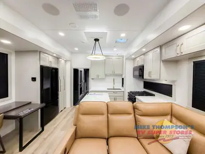 2026 Brinkley Model G photo 5