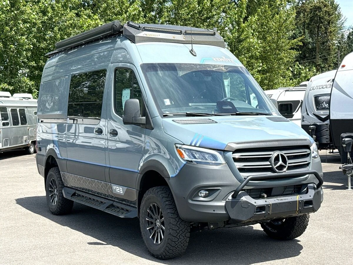 2026 Remote Vans Oasis Series exterior