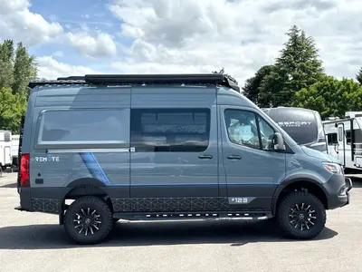 2026 Remote Vans Oasis Series photo 10