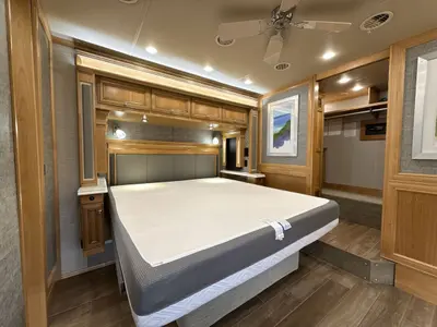 2021 Tiffin Motorhomes Phaeton photo 37