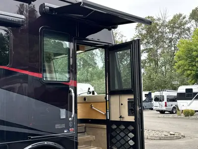 2021 Tiffin Motorhomes Phaeton photo 46
