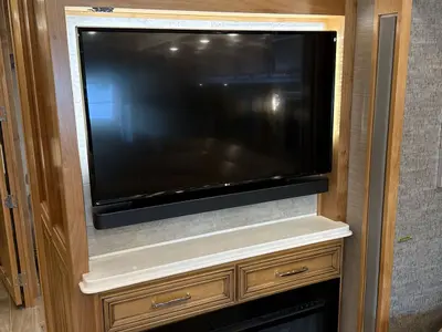2021 Tiffin Motorhomes Phaeton photo 36