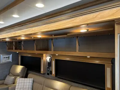 2021 Tiffin Motorhomes Phaeton photo 34