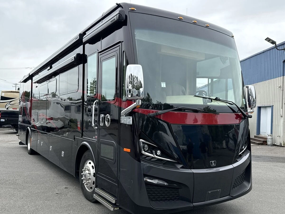 2021 Tiffin Motorhomes Phaeton exterior