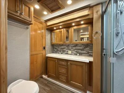 2021 Tiffin Motorhomes Phaeton photo 39