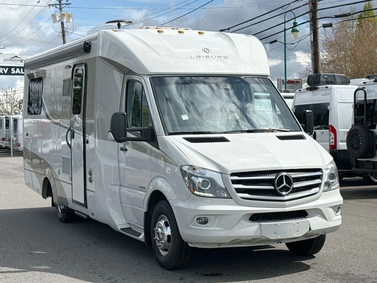 2017 Leisure Travel Unity exterior
