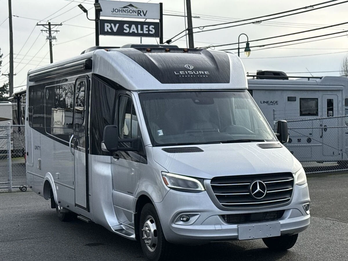 2025 Leisure Travel Unity exterior