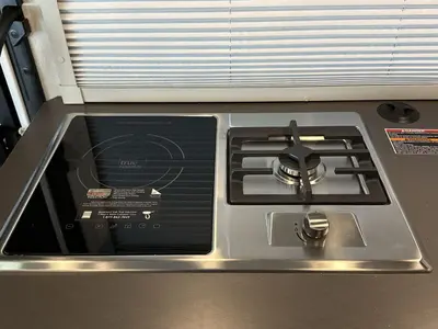 2027 Winnebago Navion photo 32