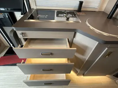 2027 Winnebago Navion photo 34