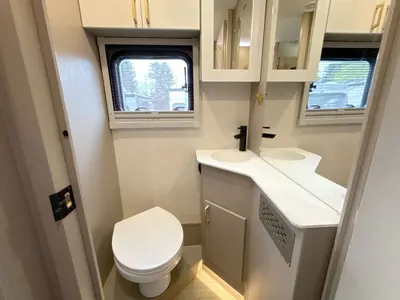 2027 Winnebago Navion photo 38