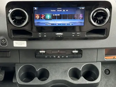 2027 Winnebago Navion photo 25