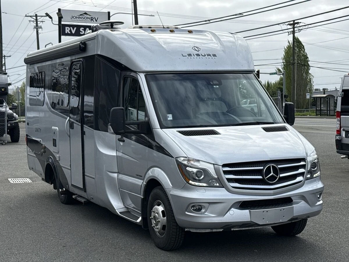 2017 Leisure Travel Unity exterior