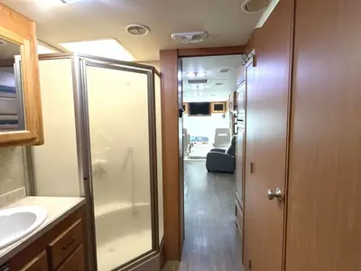 2011 Tiffin Motorhomes Allegro photo 44