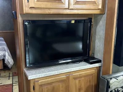 2011 Tiffin Motorhomes Allegro photo 34