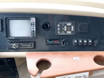 2011 Tiffin Motorhomes Allegro photo 24