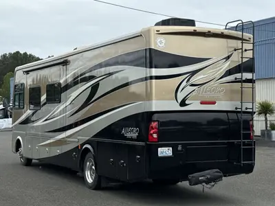 2011 Tiffin Motorhomes Allegro photo 7