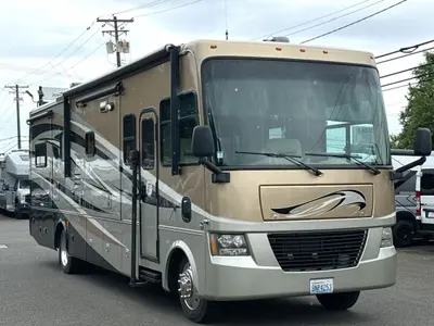 2011 Tiffin Motorhomes Allegro photo 3