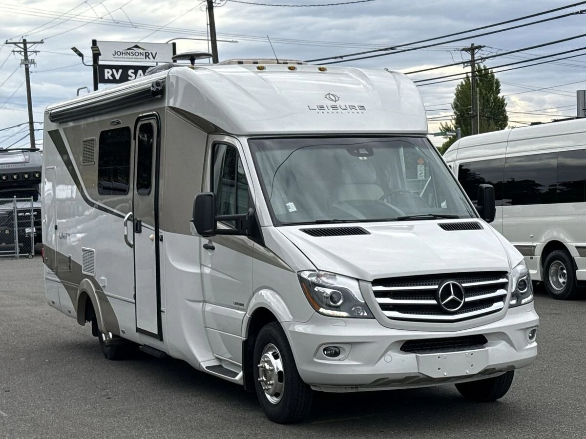2016 Leisure Travel Unity exterior