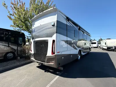2026 Tiffin Motorhomes Allegro Red photo 9