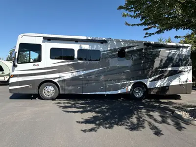 2026 Tiffin Motorhomes Allegro Red photo 6