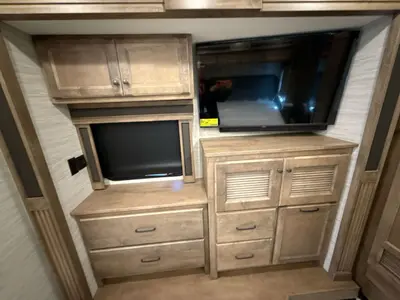 2026 Tiffin Motorhomes Allegro Red photo 38