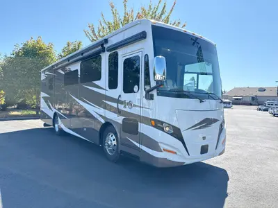 2026 Tiffin Motorhomes Allegro Red photo 3