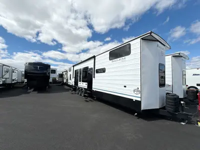 New 2026 Forest River Salem Villa 40ZZZ