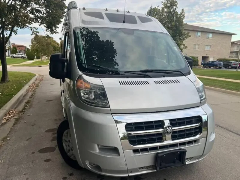2016 ROADTREK ZION exterior