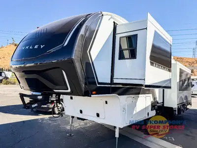 2026 Brinkley Model Z photo 3